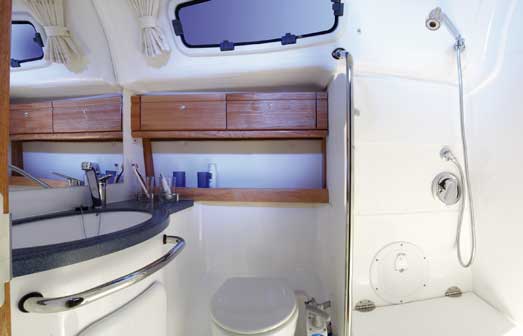Charter Yacht zu chartern bei Sunja Yachting Bavaria 39 Cruiser 17
